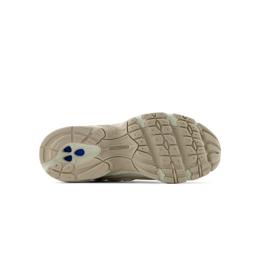 740 New Balance Shoes image number 4